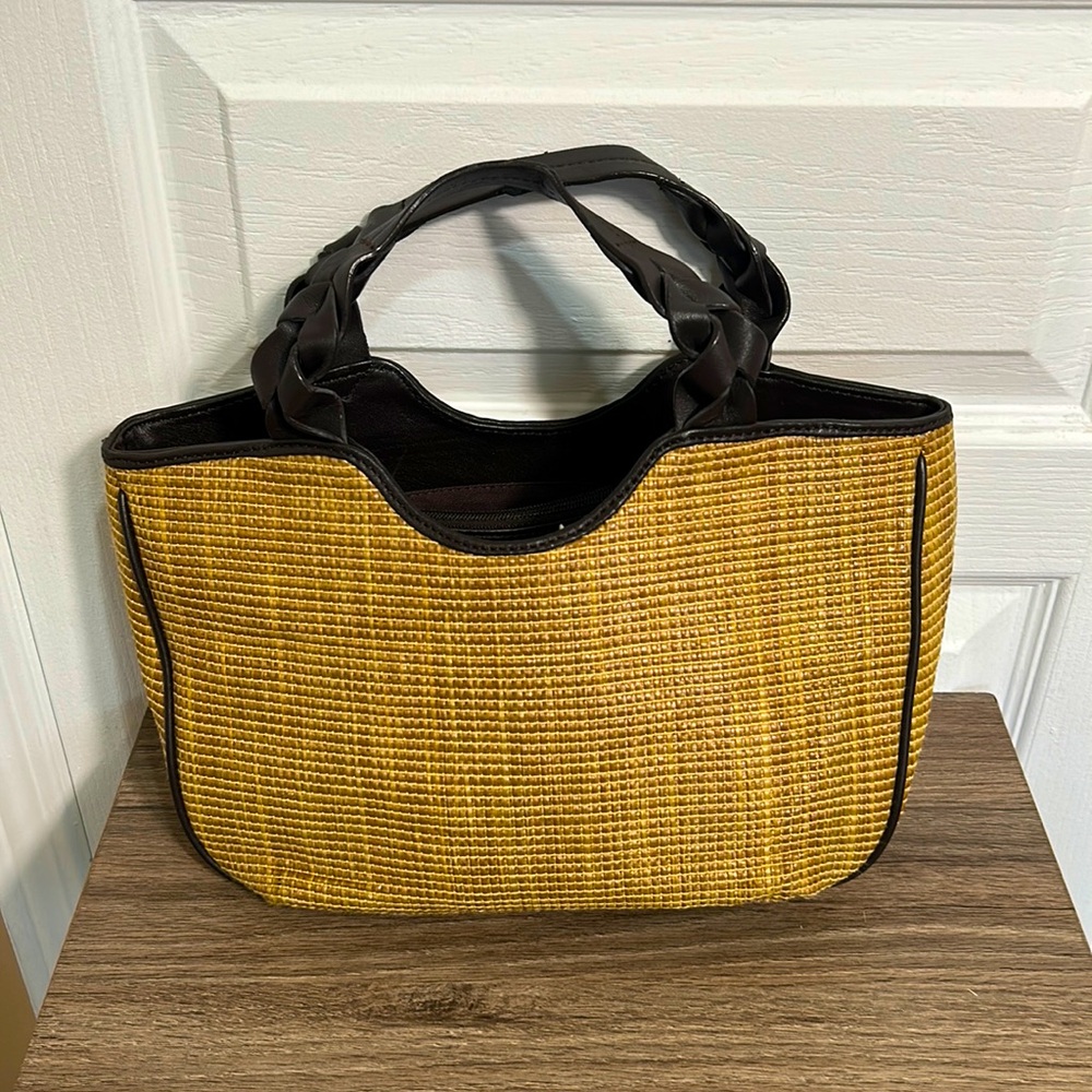KATE LANDRY HAND BAG BROWN HANDLES MANY POCKETS